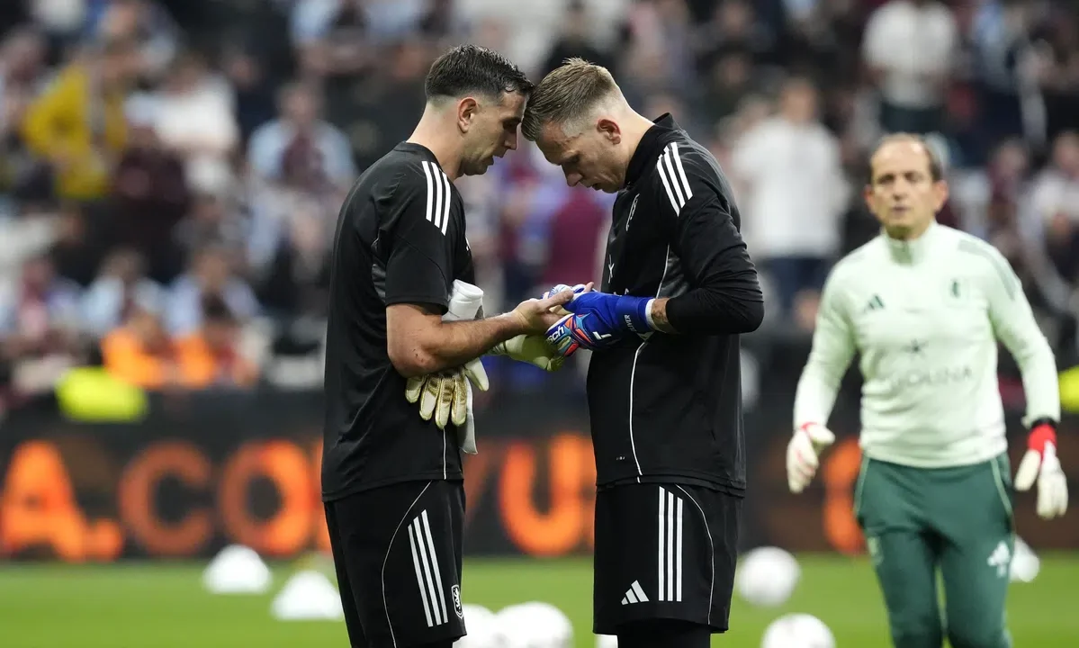 Emiliano Martínez Played Europa League Final with Broken Finger, Aston Villa Star Reveals