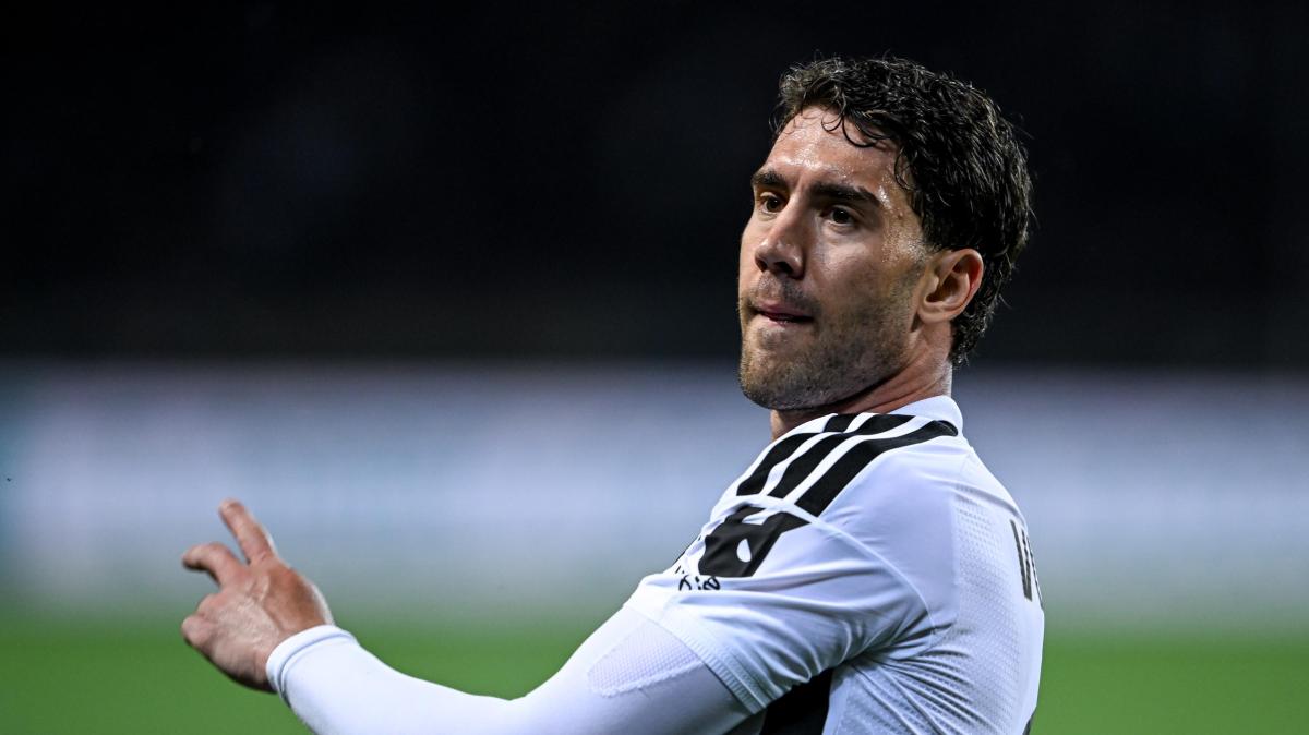 Vlahovic to Napoli: A Smart, Cost-Effective Alternative to Lukaku?