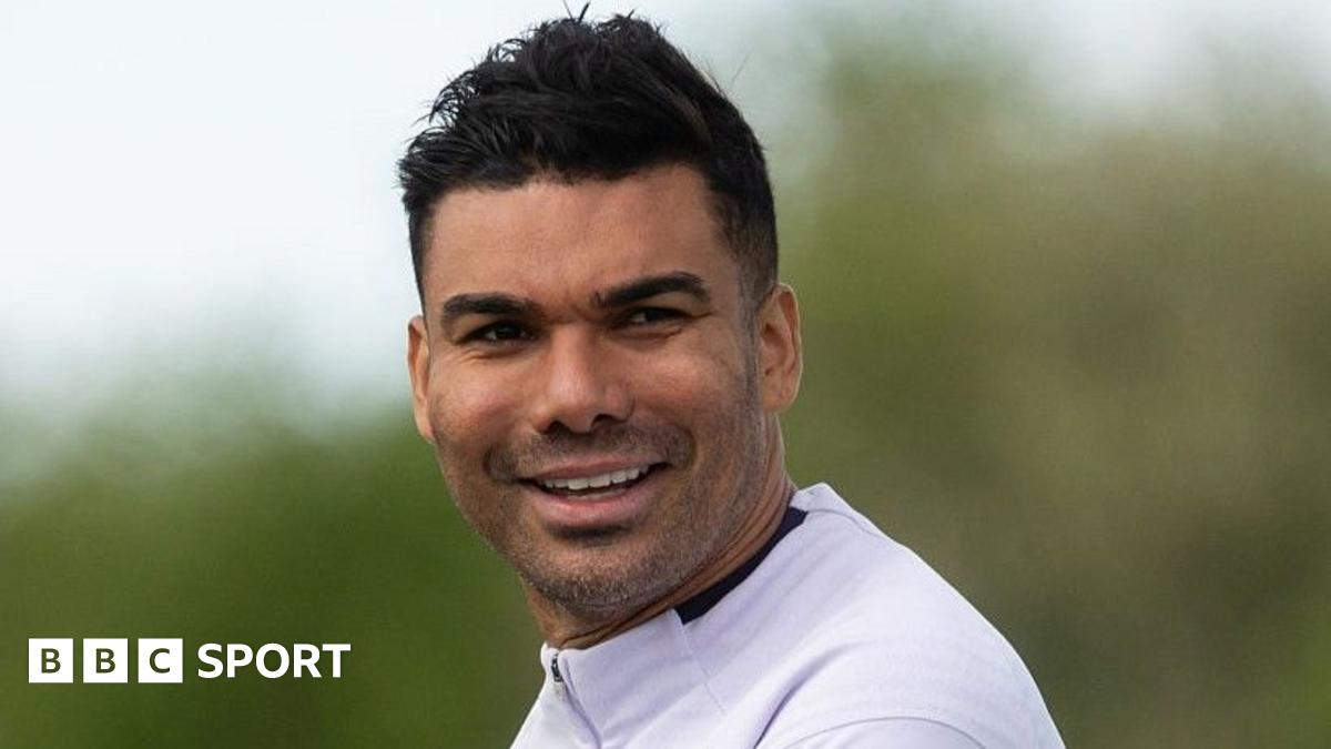 Casemiro Bids Farewell to Manchester United as Old Trafford Career Concludes