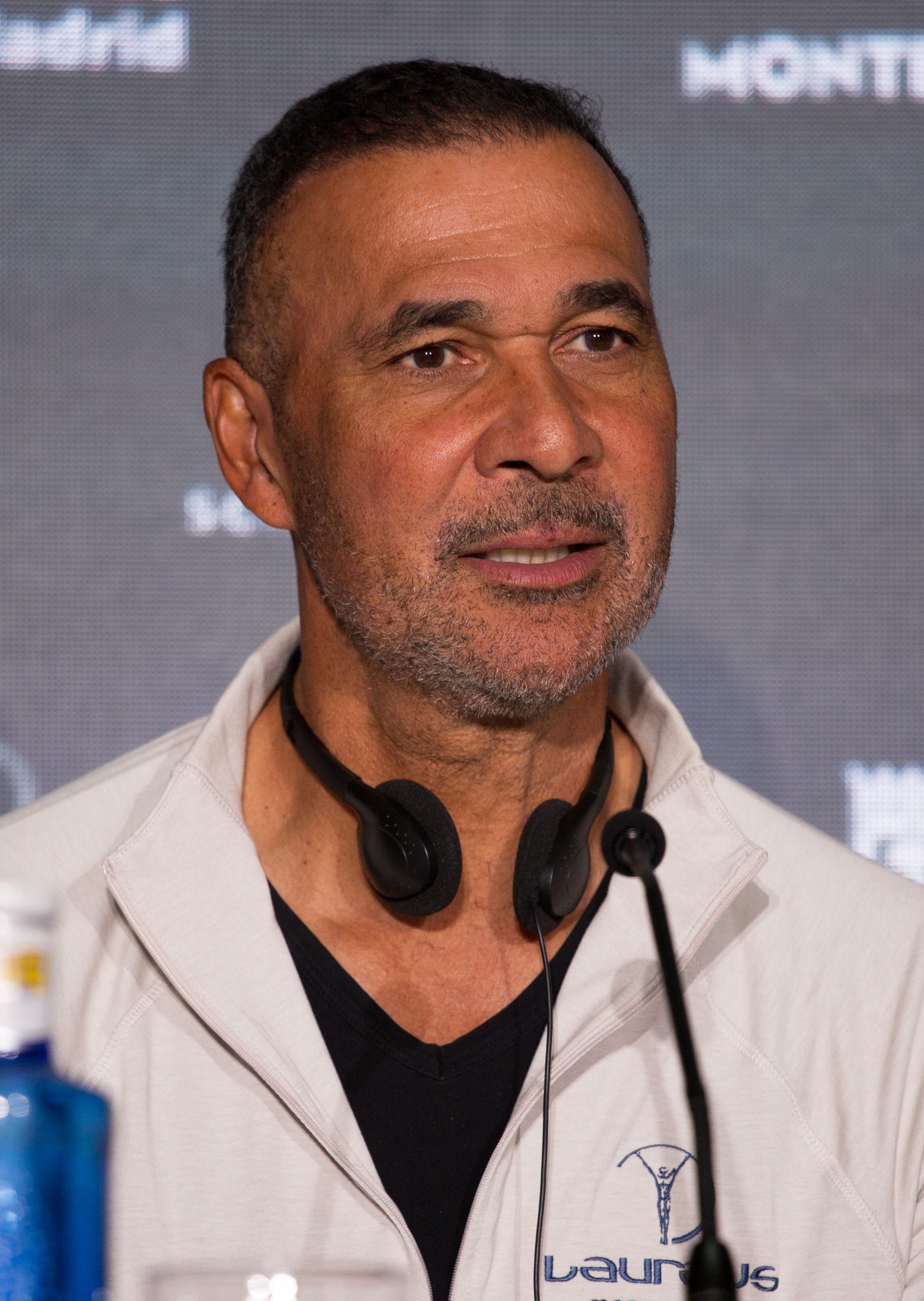 Ruud Gullit, Cody Gakpo, and Jeremie Frimpong of the Netherlands national football team.