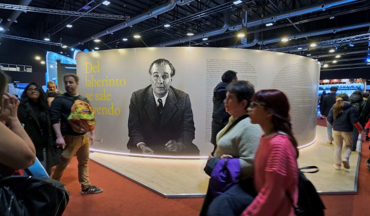 Revista Ñ celebra a Borges con una edición especial y 40 voces fundamentales