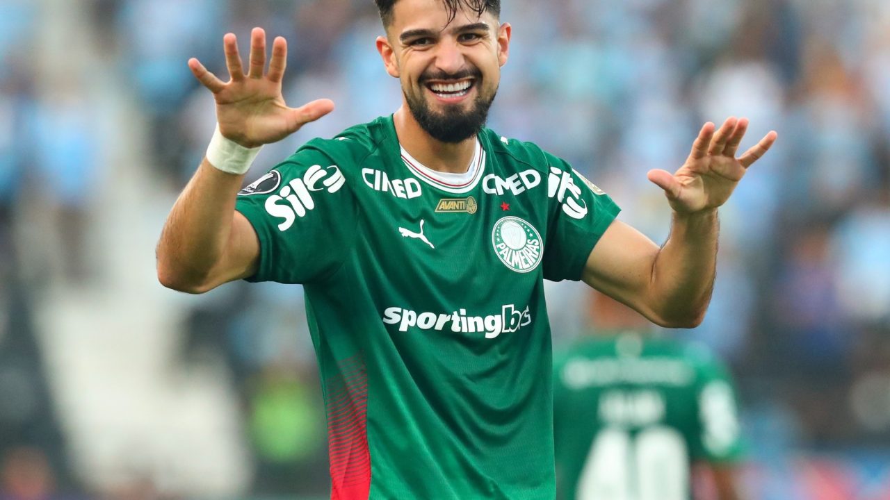 José “El Flaco” López Celebrates World Cup Call-Up with Stellar Libertadores Performance