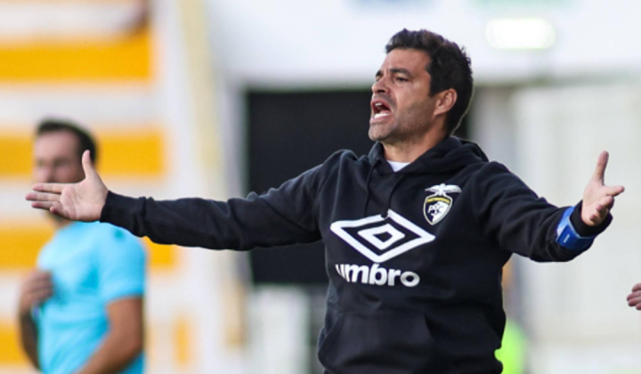 Tiago Fernandes Hailed for “Epic Season” as Portimonense Secure Liga 2 Status