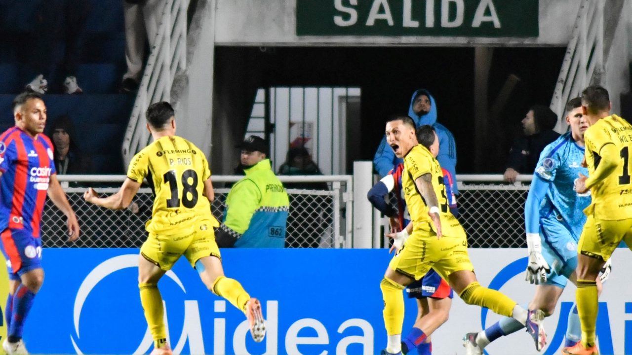 Humilde club paraguayo Recoleta sorprende al eliminar a San Lorenzo de la Copa Sudamericana