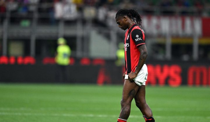 Rafael Leão Announces Departure from AC Milan