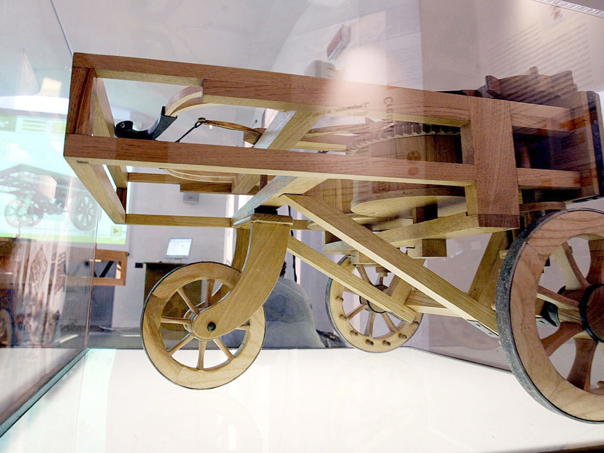 Argentine scientists showcase the fusion of art and science in their work.