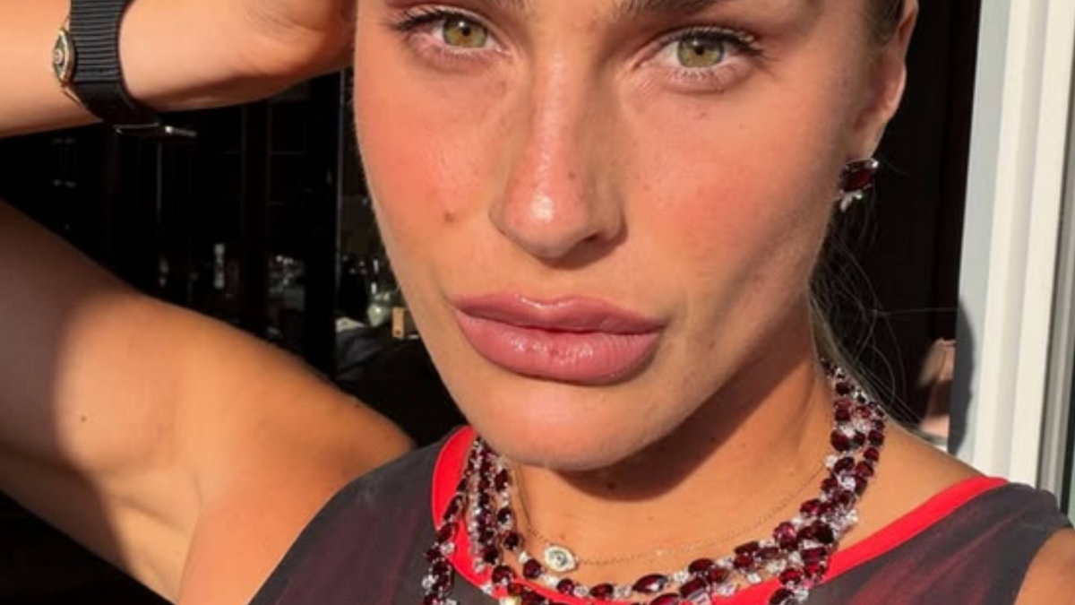 Sabalenka Addresses “Hypocrisy” Claims Amidst Jewelry and Prize Money Debate