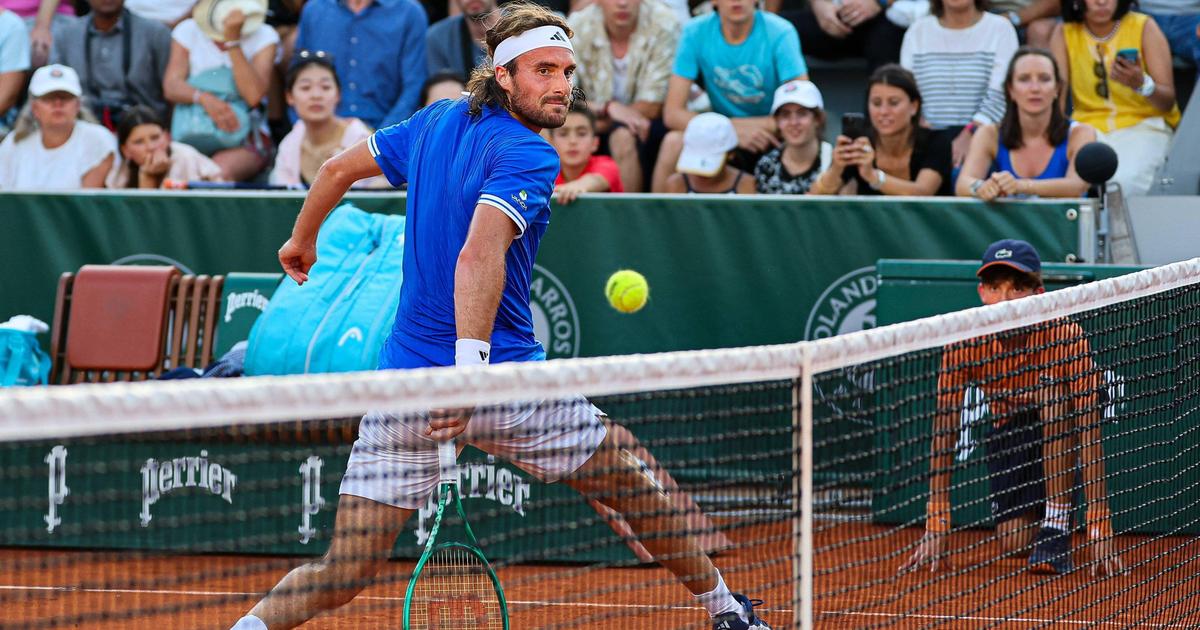 Tsitsipas Eliminated at Roland Garros in Familiar Fashion
