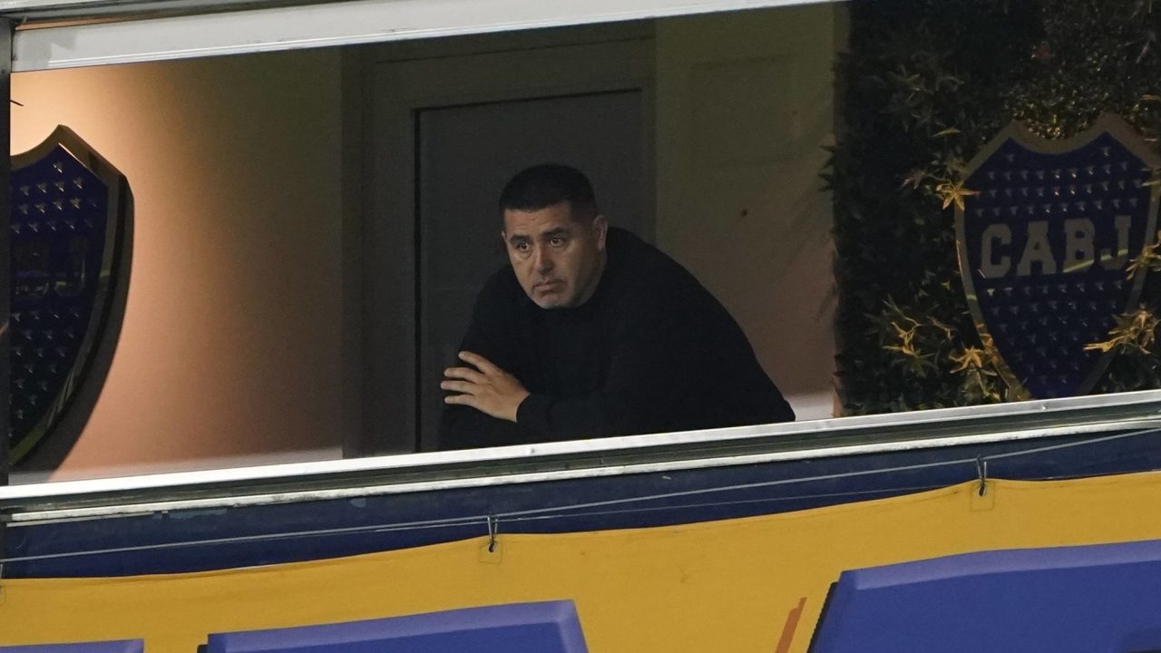 Riquelme bajo fuego: Boca’s crisis deepens amid criticism of management