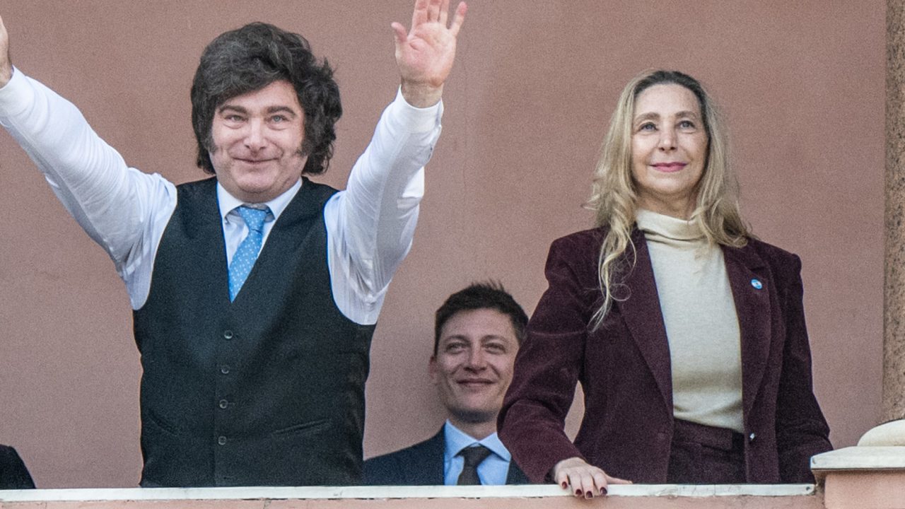 Iron Triangle” Re-emerges: Milei, Karina, and Caputo in Key Photo, Signaling Internal Harmony