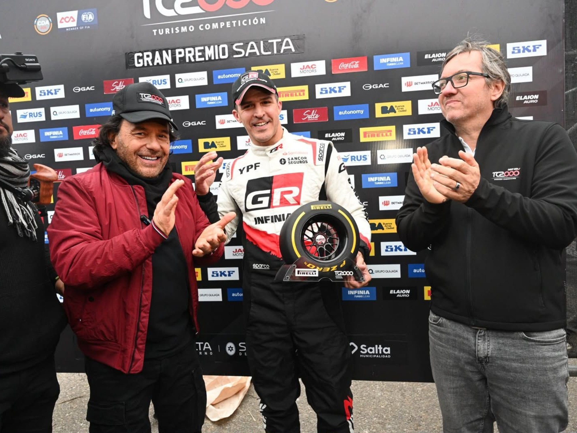 TC2000 cars competing at Autódromo Martín Miguel de Güemes, Salta