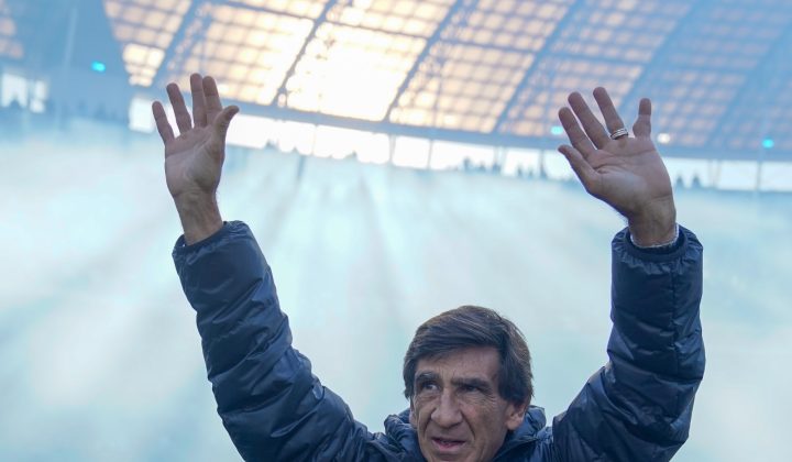 Gustavo Costas bids farewell to Racing fans, subtly hinting at club leadership friction