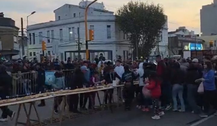 Chaos Erupts in Avellaneda Over World’s Longest Pizza Matambre Sandwich Attempt