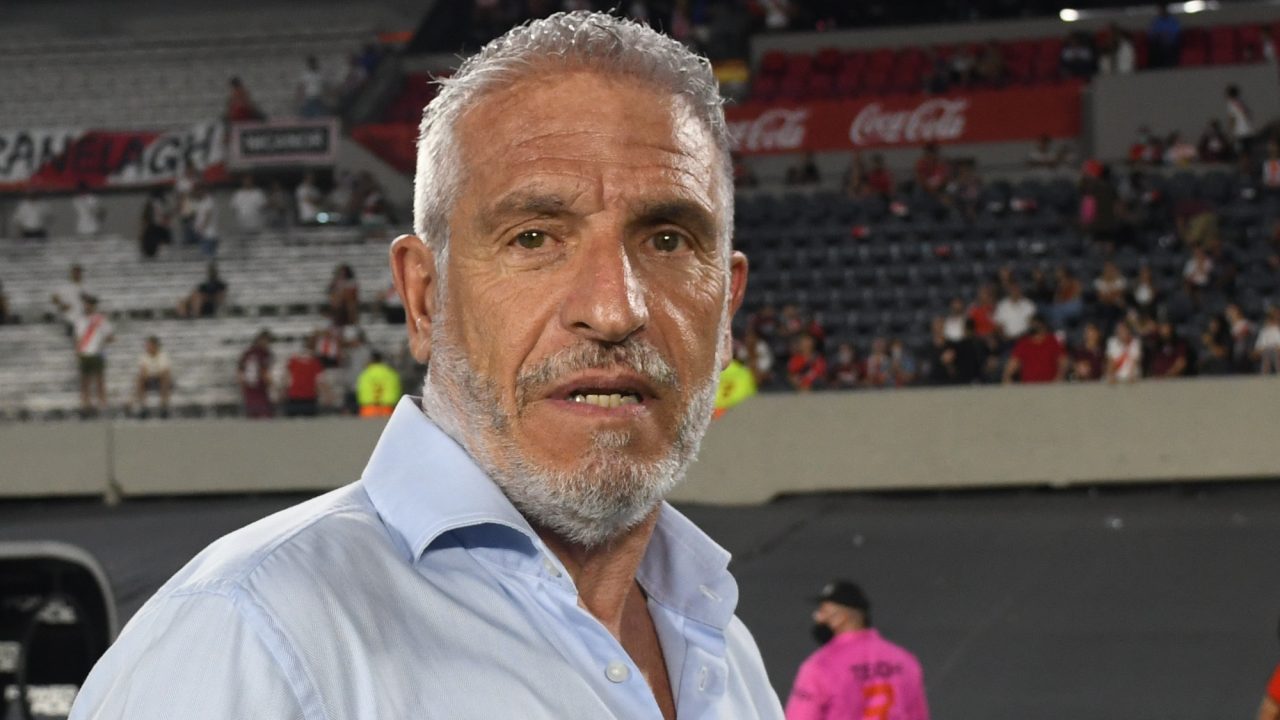 Omar Labruna Slams River Plate Squad: “Lack the Capacity to Wear the Shirt