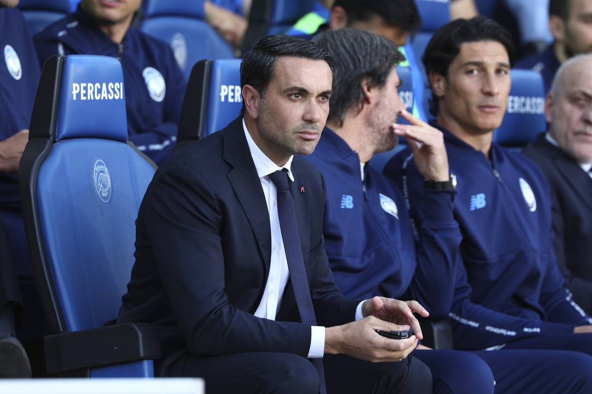 Raffaele Palladino on the sideline during a Serie A match between Atalanta BC and Bologna FC 1909