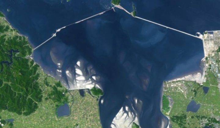 Saemangeum Seawall: A World-Record Engineering Feat and its Environmental Fallout