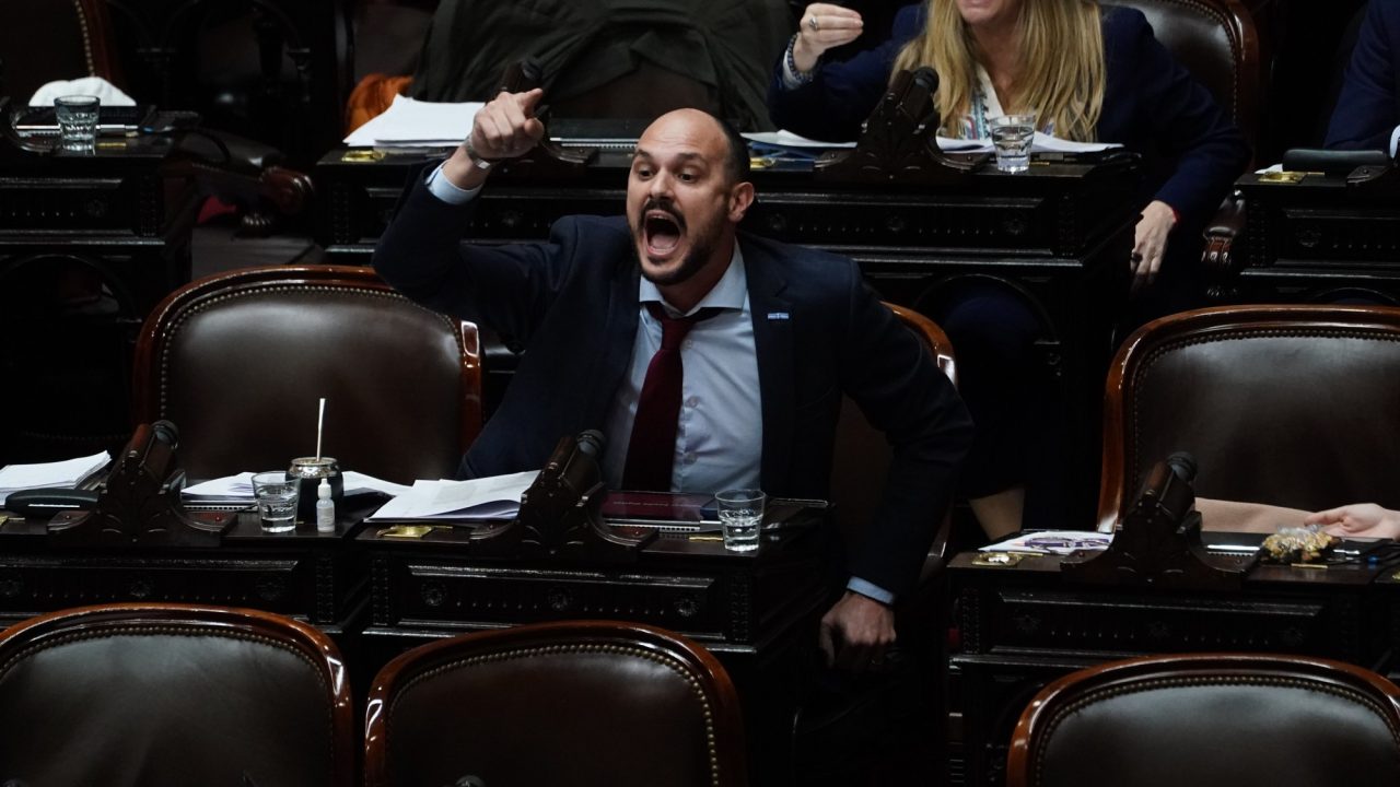 Heated Exchange in Argentine Congress: Peronist Deputy Diagnoses Milei as “Borderline,” Sparks Libertarian Backlash
