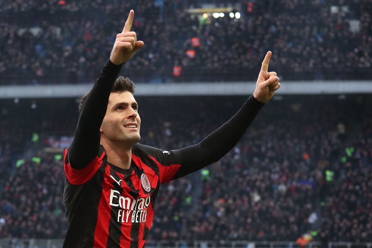 Christian Pulisic in AC Milan training session