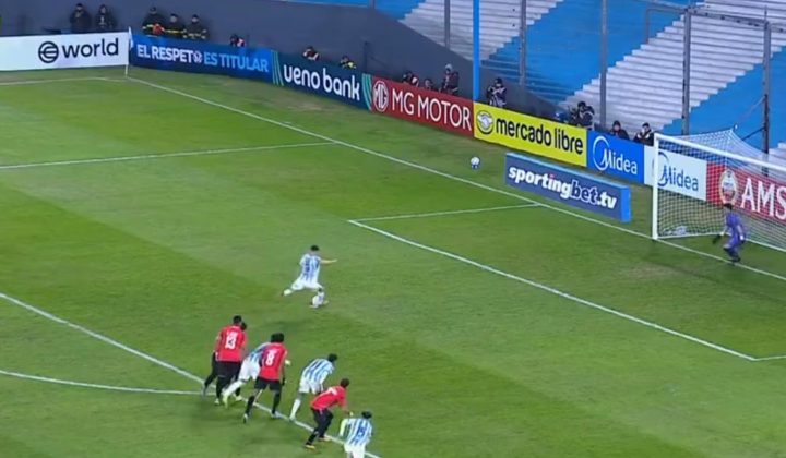 Maravilla Martínez Scores Penalty, Surpasses Milito in Racing’s 21st-Century Scoring History