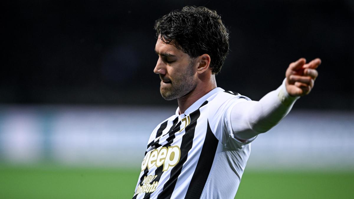 Spalletti Pushes for Vlahovic Renewal Amidst Transfer Speculation