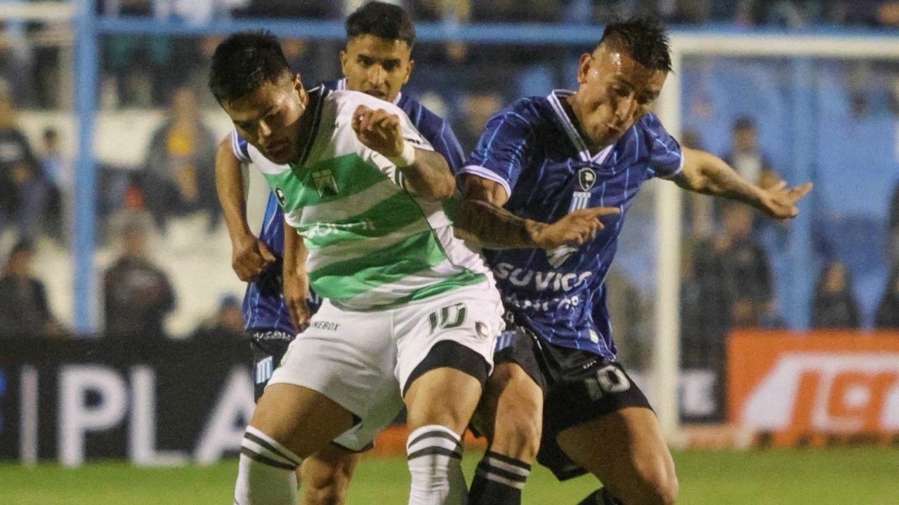 Ferro y Racing de Córdoba firman un empate sin goles en un partido físico