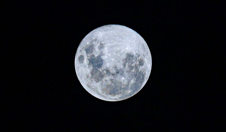 Luna Llena Azul en Sagitario: Un Momento de Revelaciones y Cambios para Cada Signo