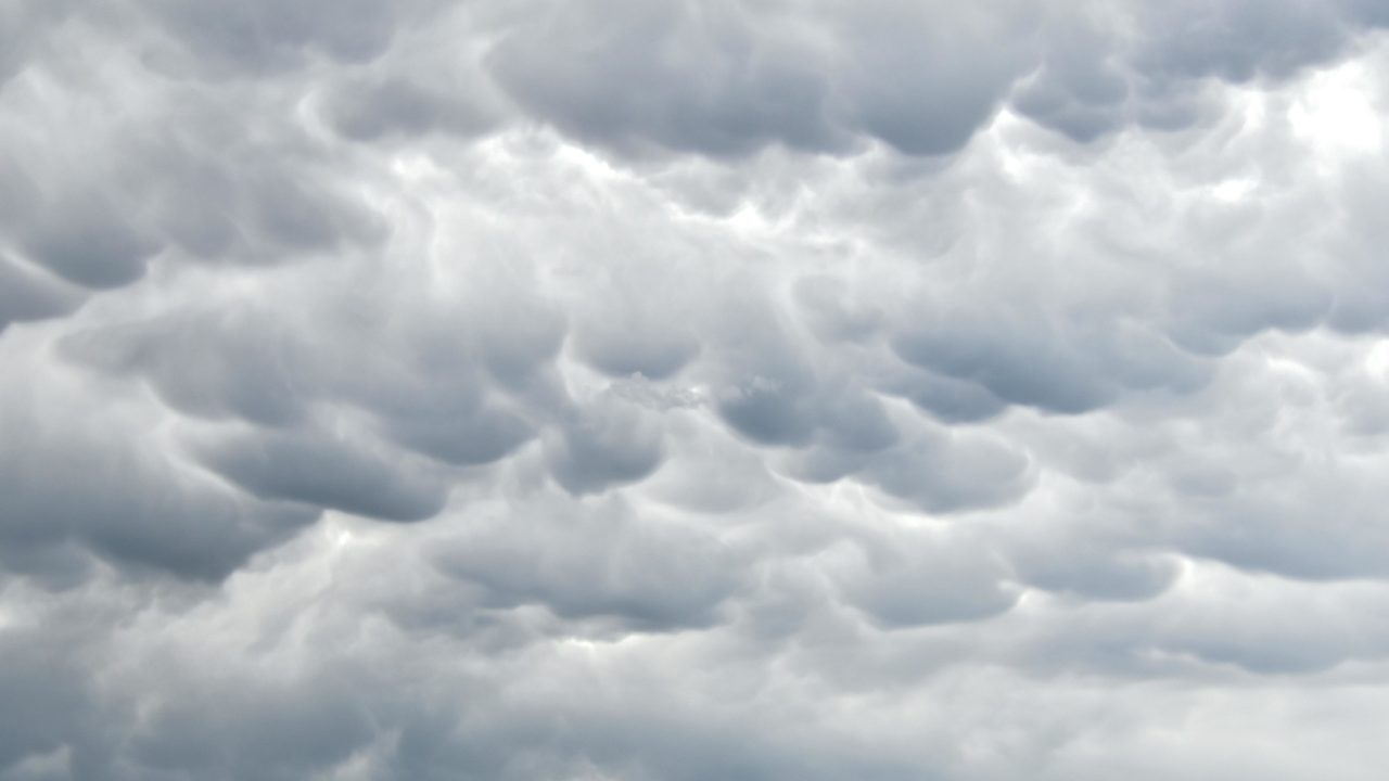 Mendoza Weather Forecast: Cloudy Skies and Moderate Temperatures on Monday, May 25, 2026