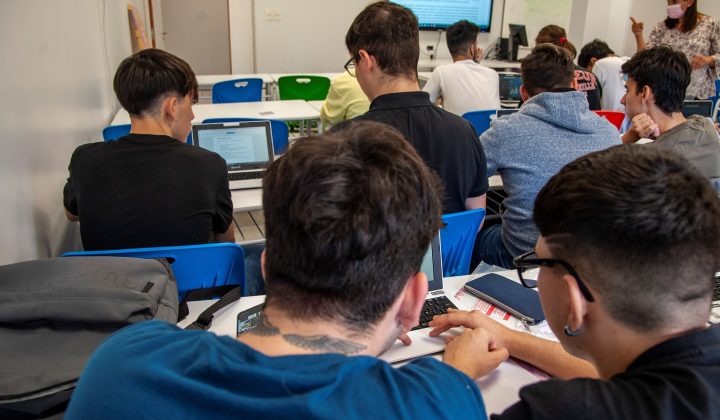 Docentes rechazan eliminación de repitencia en secundaria y piden más herramientas pedagógicas