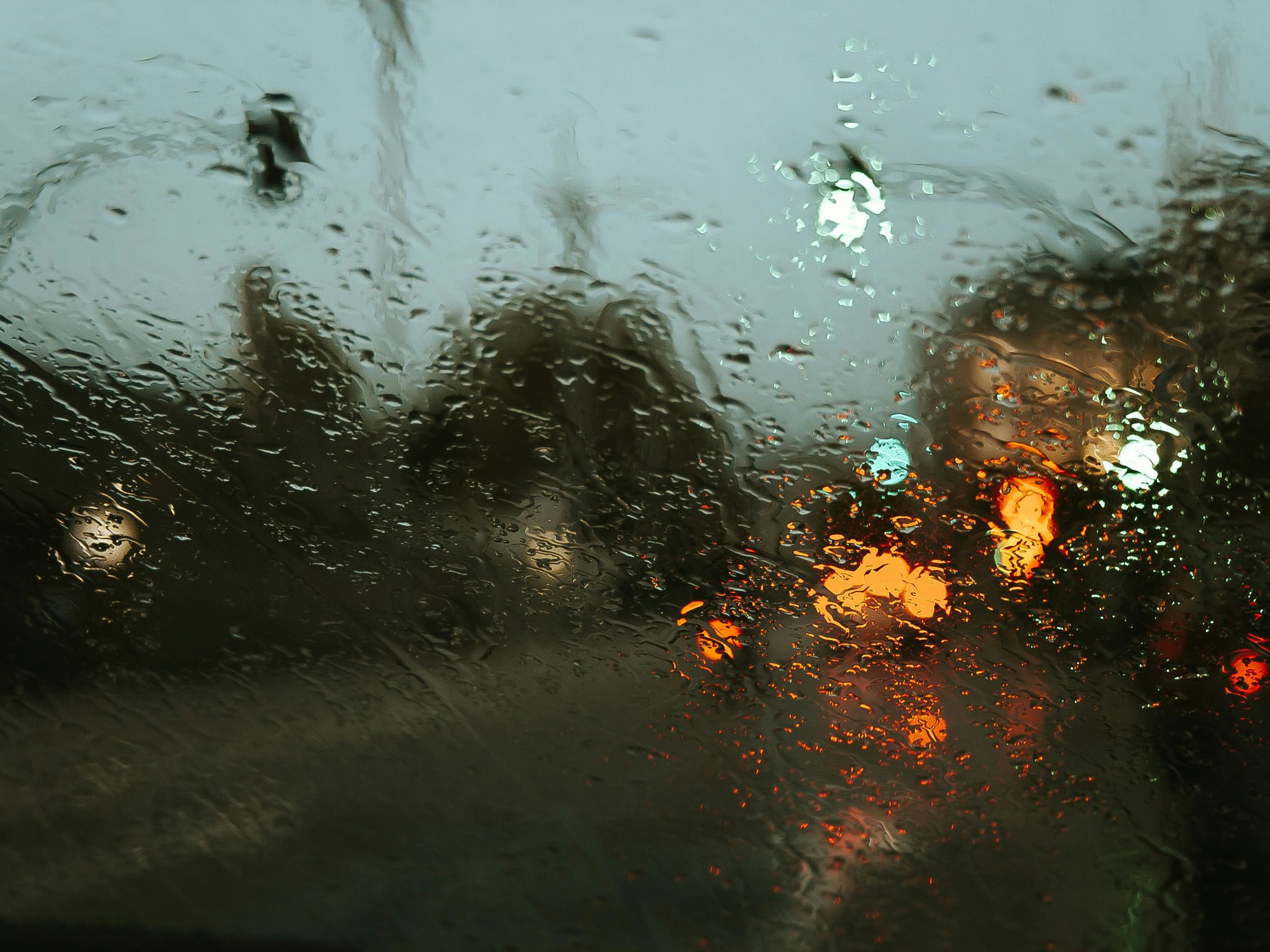 Imagen representativa de un pronóstico meteorológico con lluvia en la ciudad de Río Grande, Tierra del Fuego.