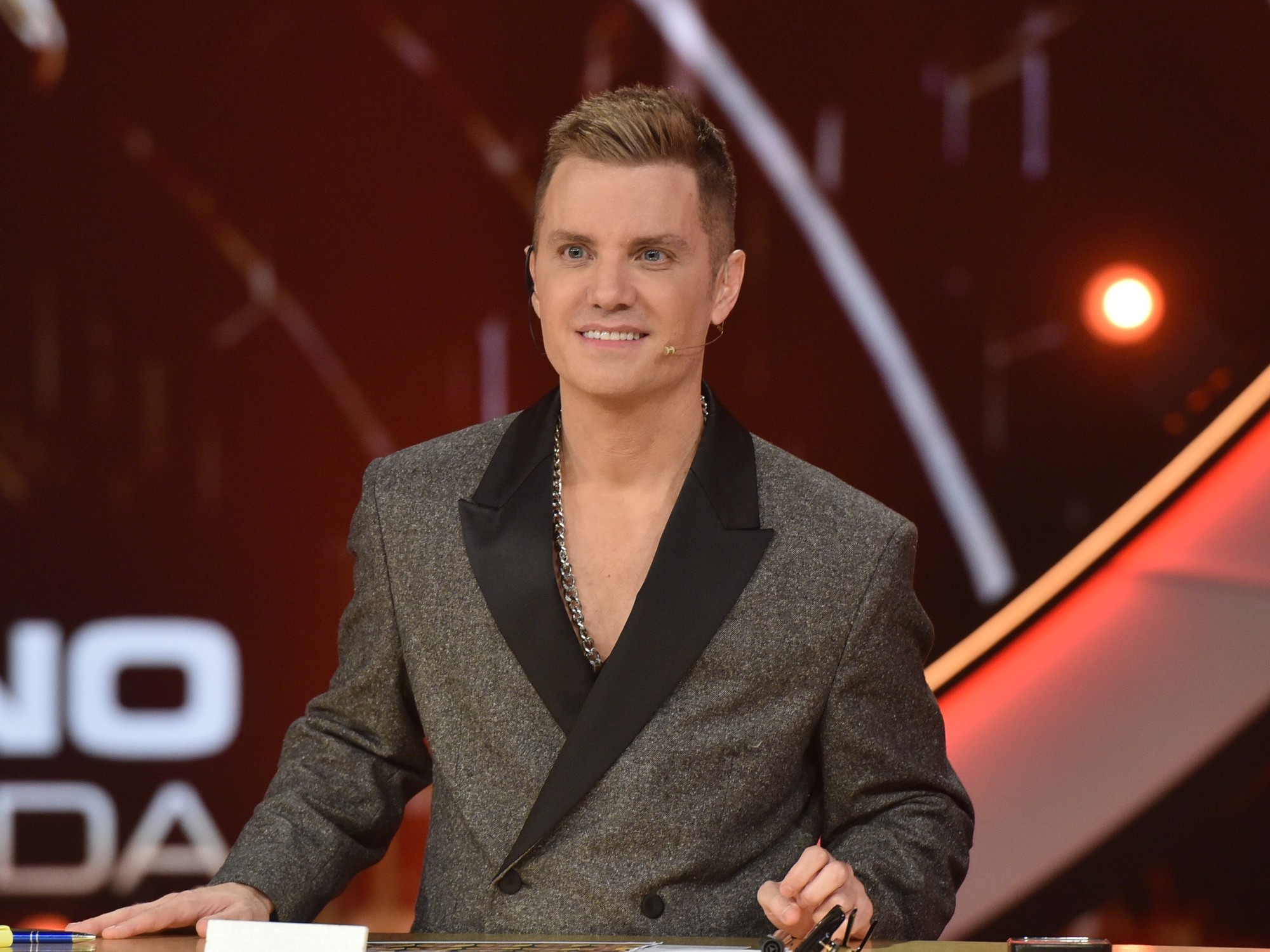 Contestants on the set of Gran Hermano Generación Dorada