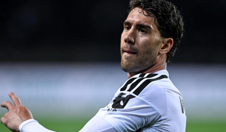 Vlahovic Contract Saga Continues: Juventus and Striker at Odds