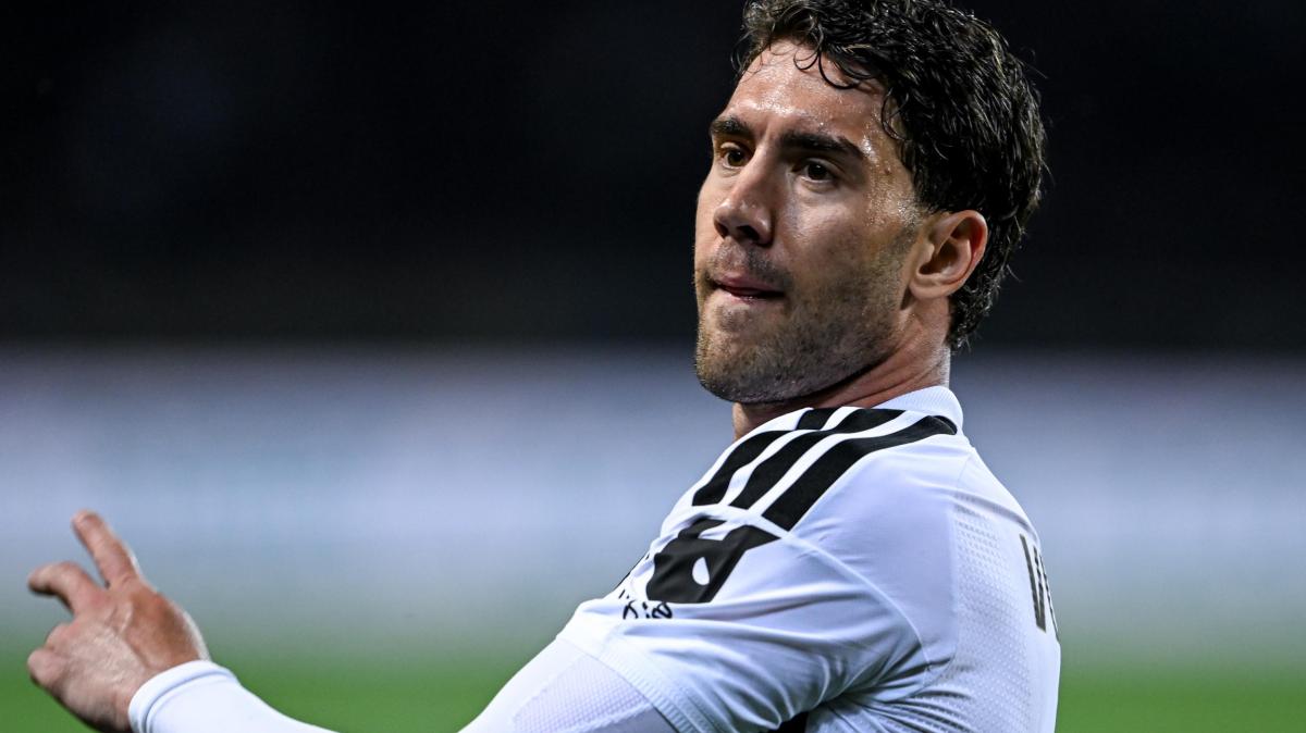 Vlahovic Contract Saga Continues: Juventus and Striker at Odds