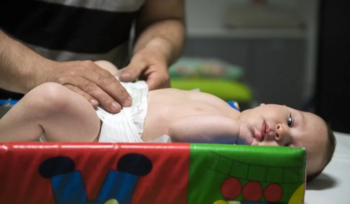 Dutch Parliament Considers Ending Automatic Paternal Surname for Children in Disputes