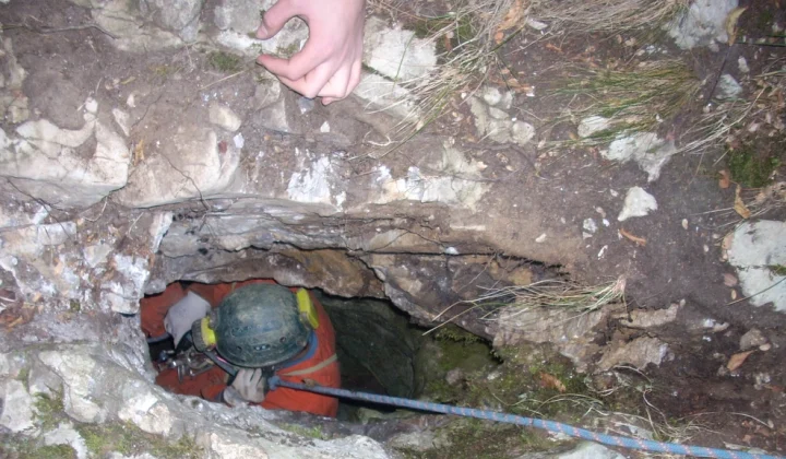 Speleologist Rescued After 120-Meter Fall in Italian Cave