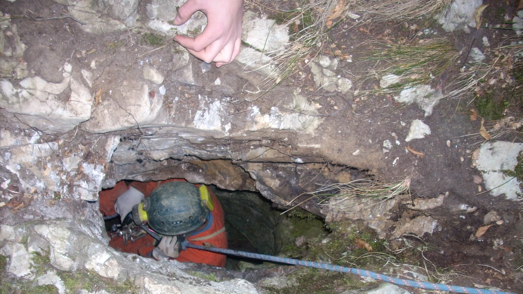 Speleologist Rescued After 120-Meter Fall in Italian Cave