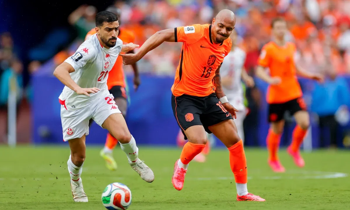 Donyell Malen’s Goal Drought Weighs Heavily, Analyst Suggests