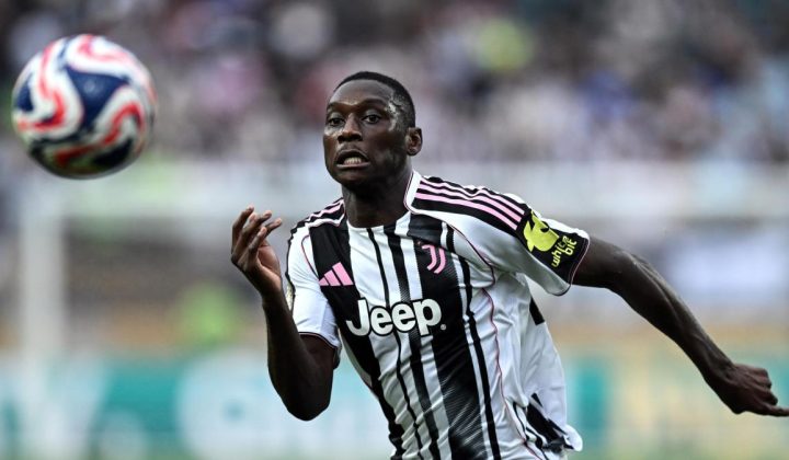 Juventus Targets Sørloth and Kolo Muani in Striker Overhaul