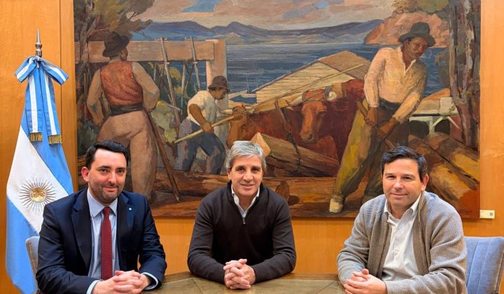 Renuncia del Secretario Legal y Administrativo del Ministerio de Economía