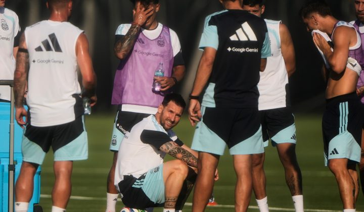 Argentina Finalizes Preparations: Scaloni Tests Lineup with Three Key Decisions Pending for Honduras Match