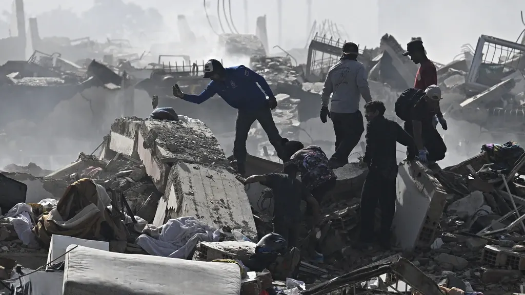 International Aid Rushes to Venezuela as Earthquake Death Toll Surpasses 235