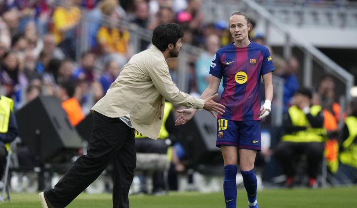 Barcelona Femeni Faces Uncertainty Over Key Contract Renewals Amidst Graham Interest