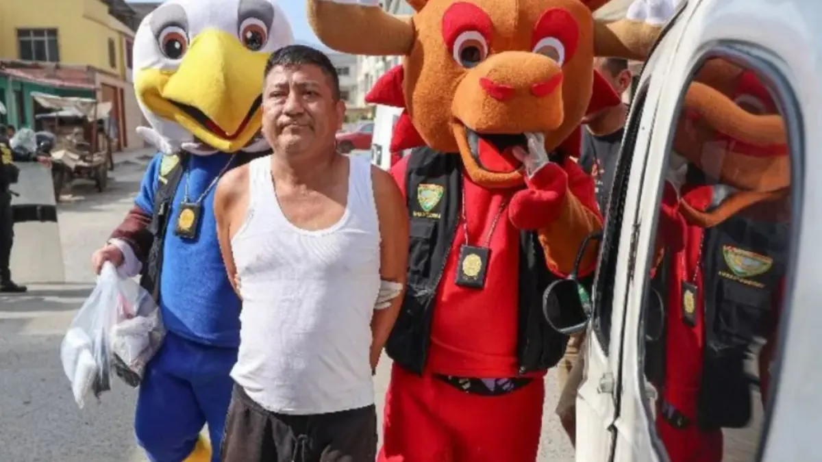 Peruvian Police Disguised as World Cup Mascots to Catch Drug Trafficker