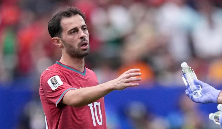 Football World Reacts to Controversial Mid-Game Hydration Breaks