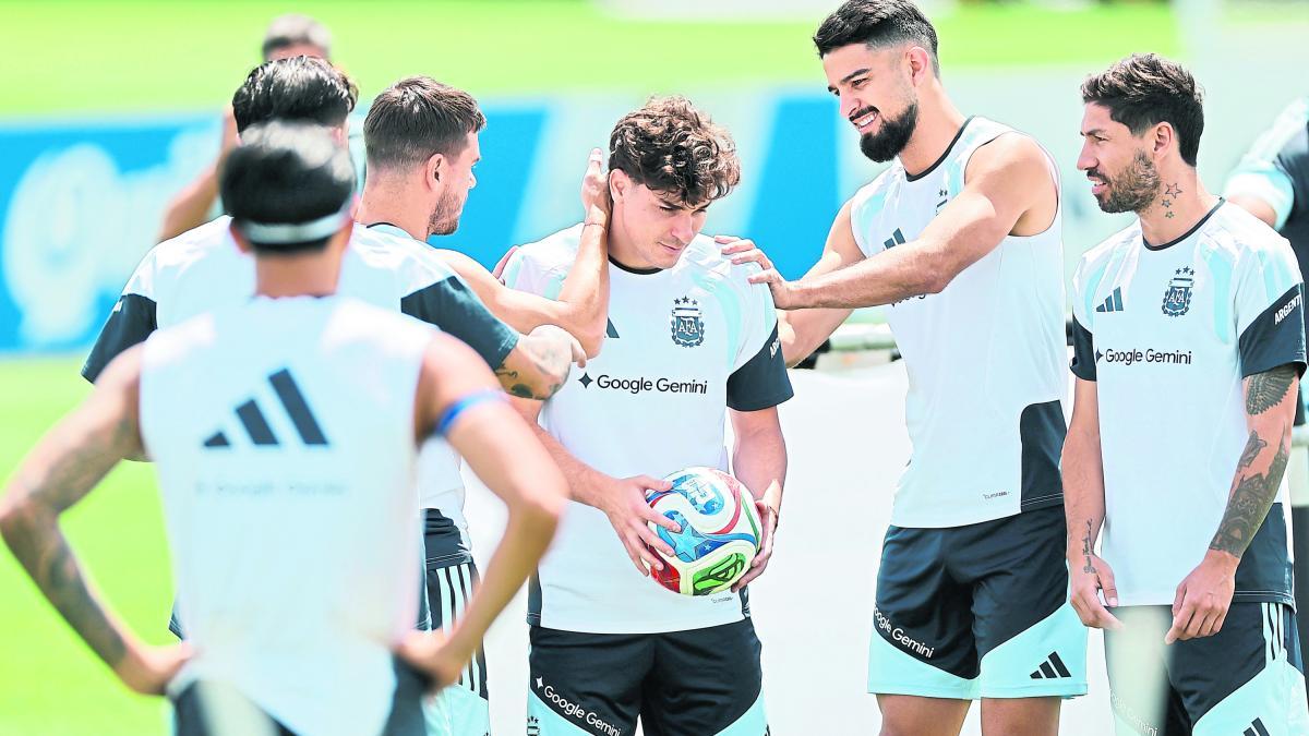 Julián Álvarez Expresses Desire for Barcelona Move, Citing Stagnation at Atlético Madrid