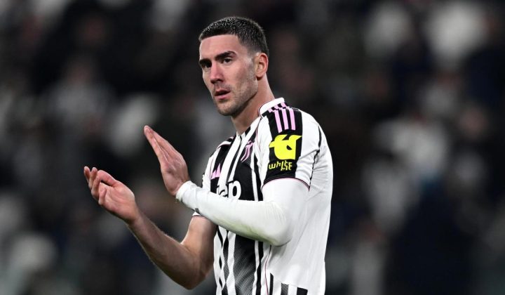 Football Transfer Rumours: Hojlund to Napoli, Vlahovic Exit, and More