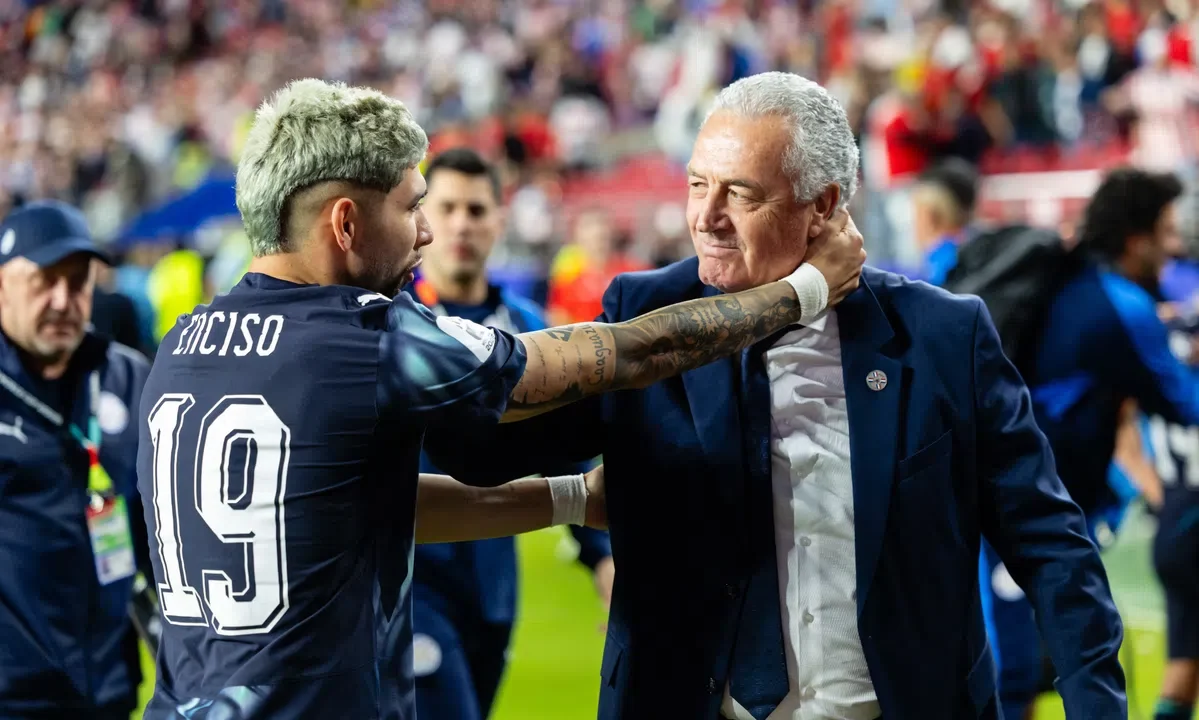 Paraguay Coach Alfaro Criticizes World Cup Commercialization