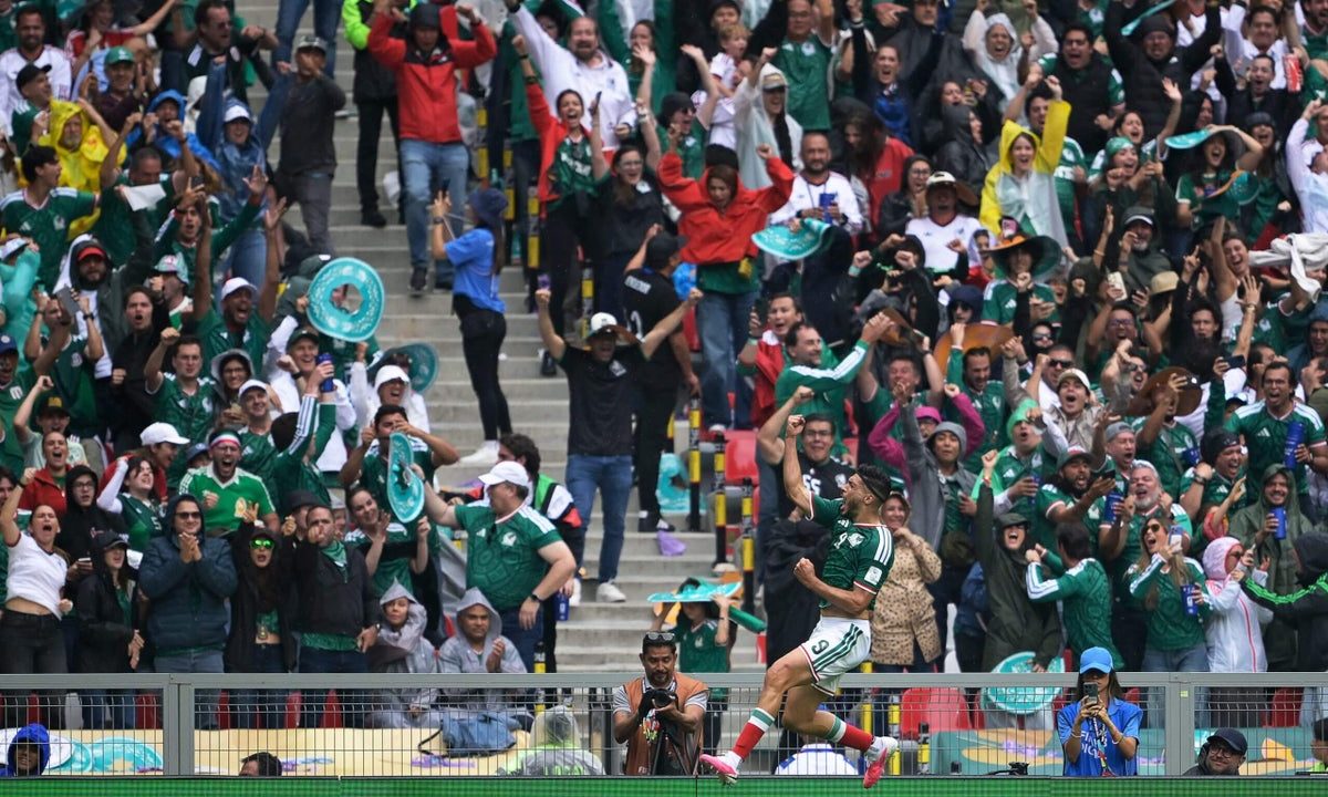 World Cup 2026 Kicks Off with Mexico’s Joyful Victory and Hydration Break Controversy