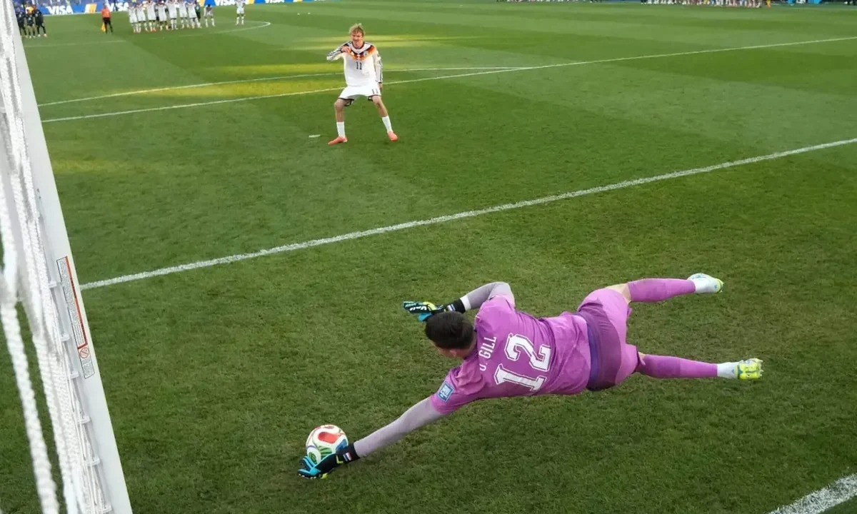 Expert Insights: How to Truly Watch a Penalty Shootout