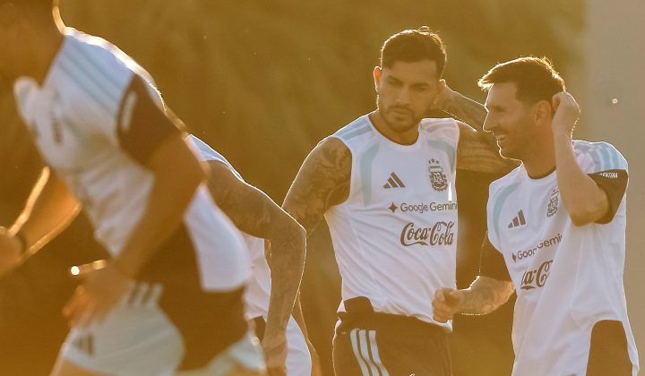Paredes hace progresos en su recuperación y se reincorpora al entrenamiento de Argentina