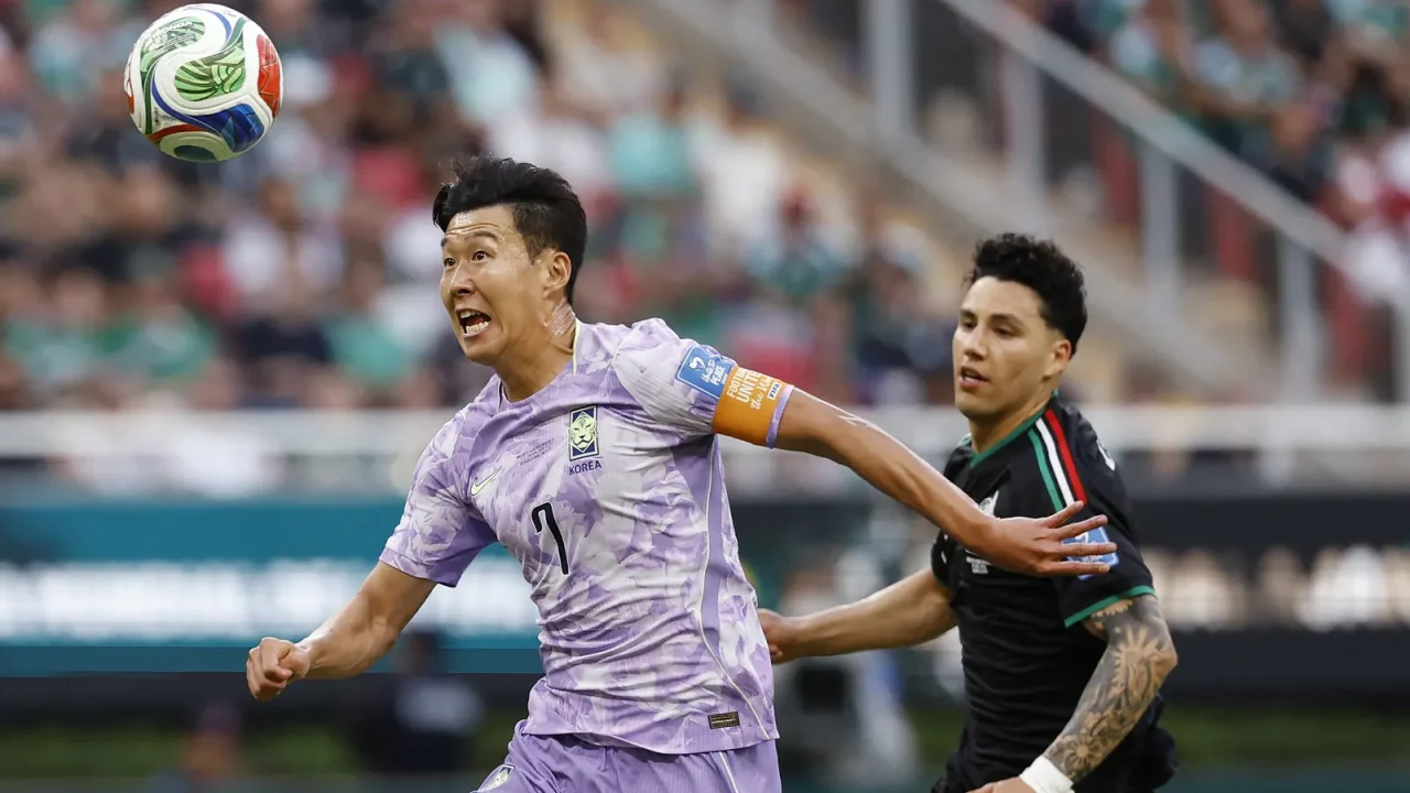 Mexico Secures Knockout Stage Berth with 1-0 Victory Over Korea Republic